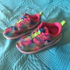 🌈Toddler 8c Girls Nike’s, EUC